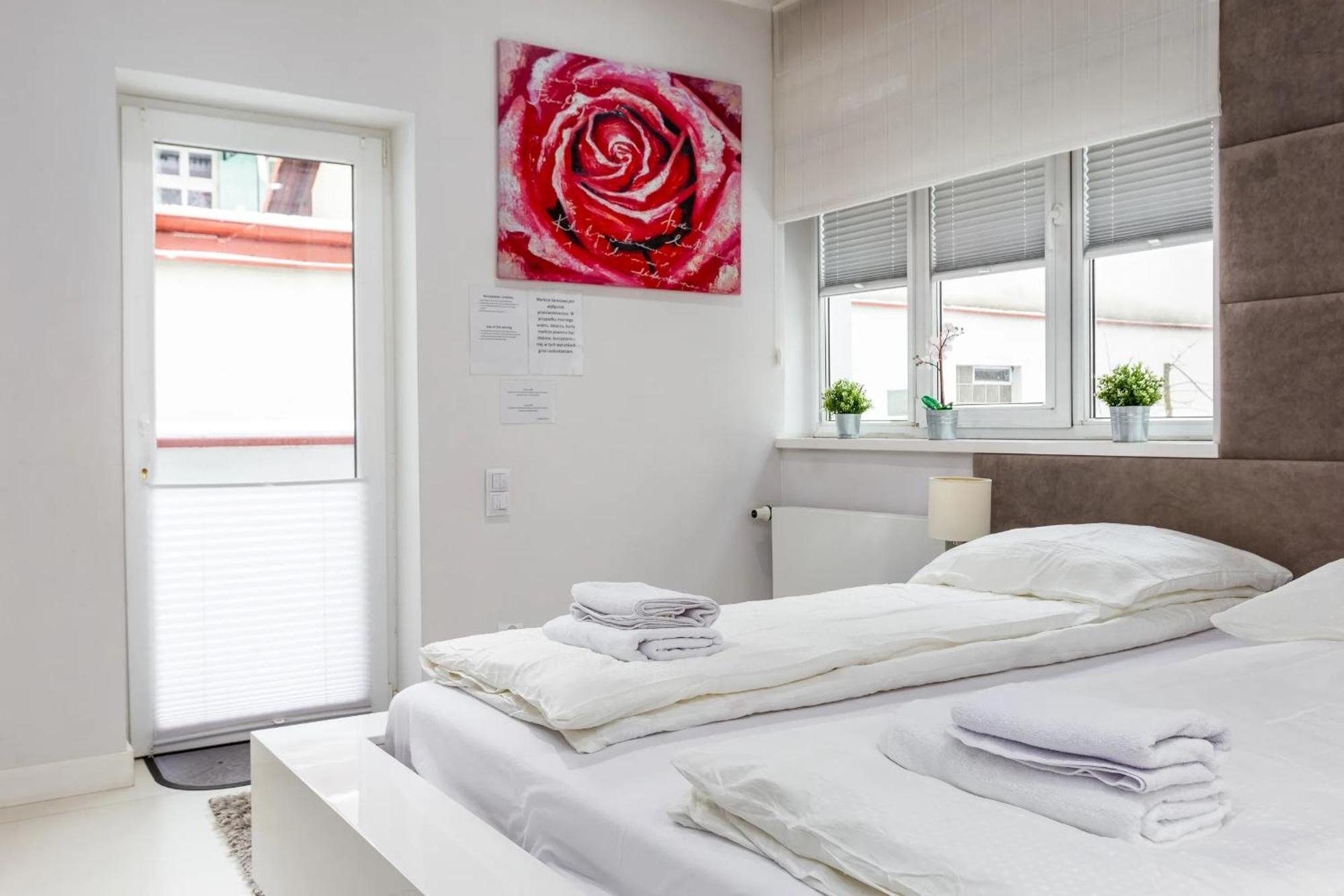 Apartment White & Parking *